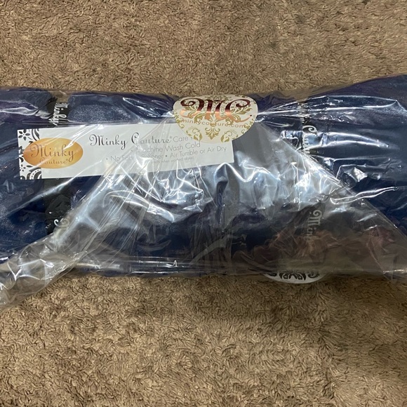 Minky Couture Grande Blue Blanket - Picture 2 of 6